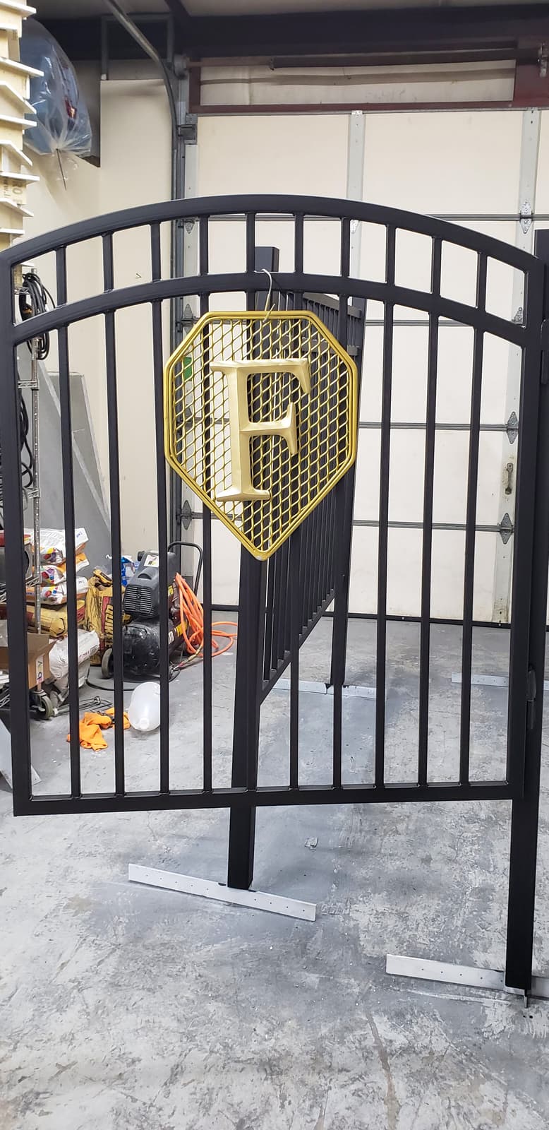 The Benefits of Custom Fabricated Gates vs. Prefabricated Gates