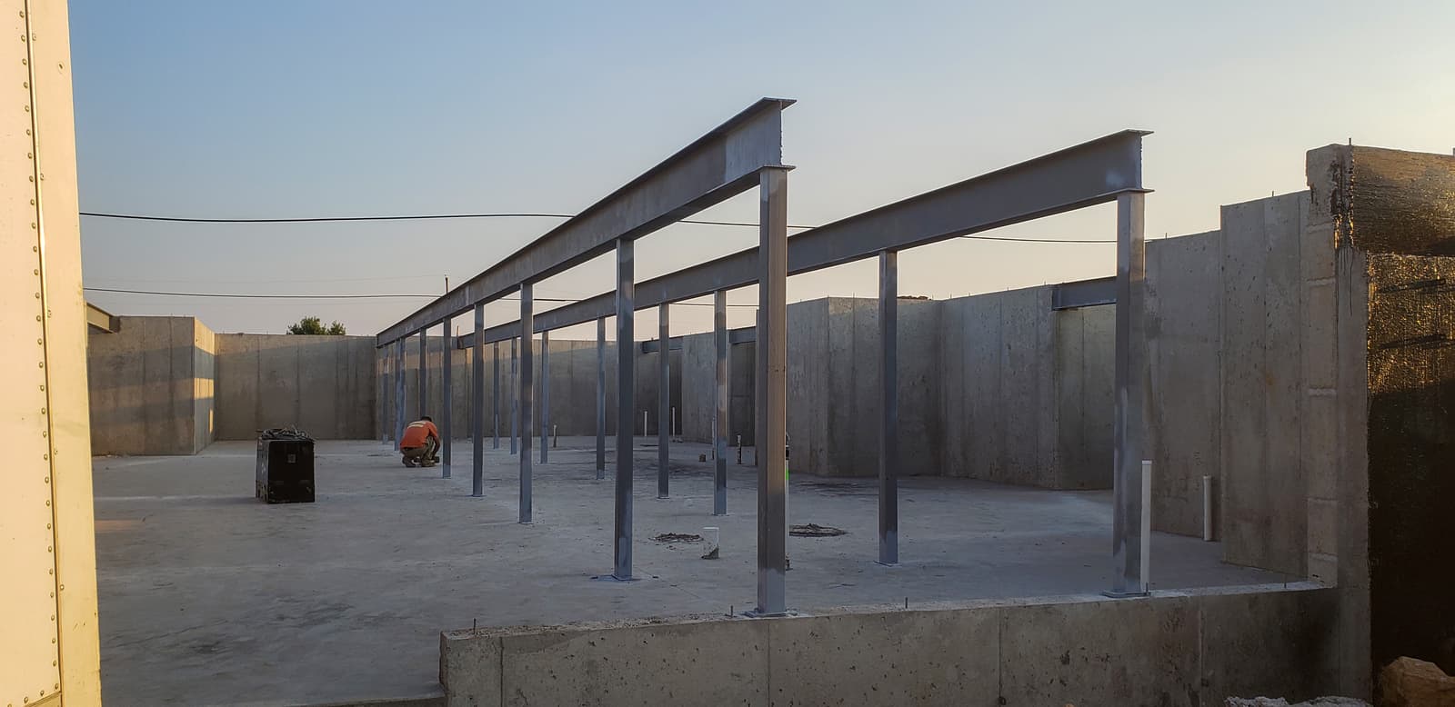 Metal platforms