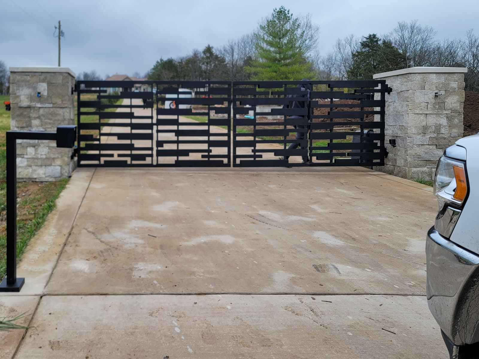 LiftMaster Swing vs. Slide Gate Operators: How to Choose the Right Series