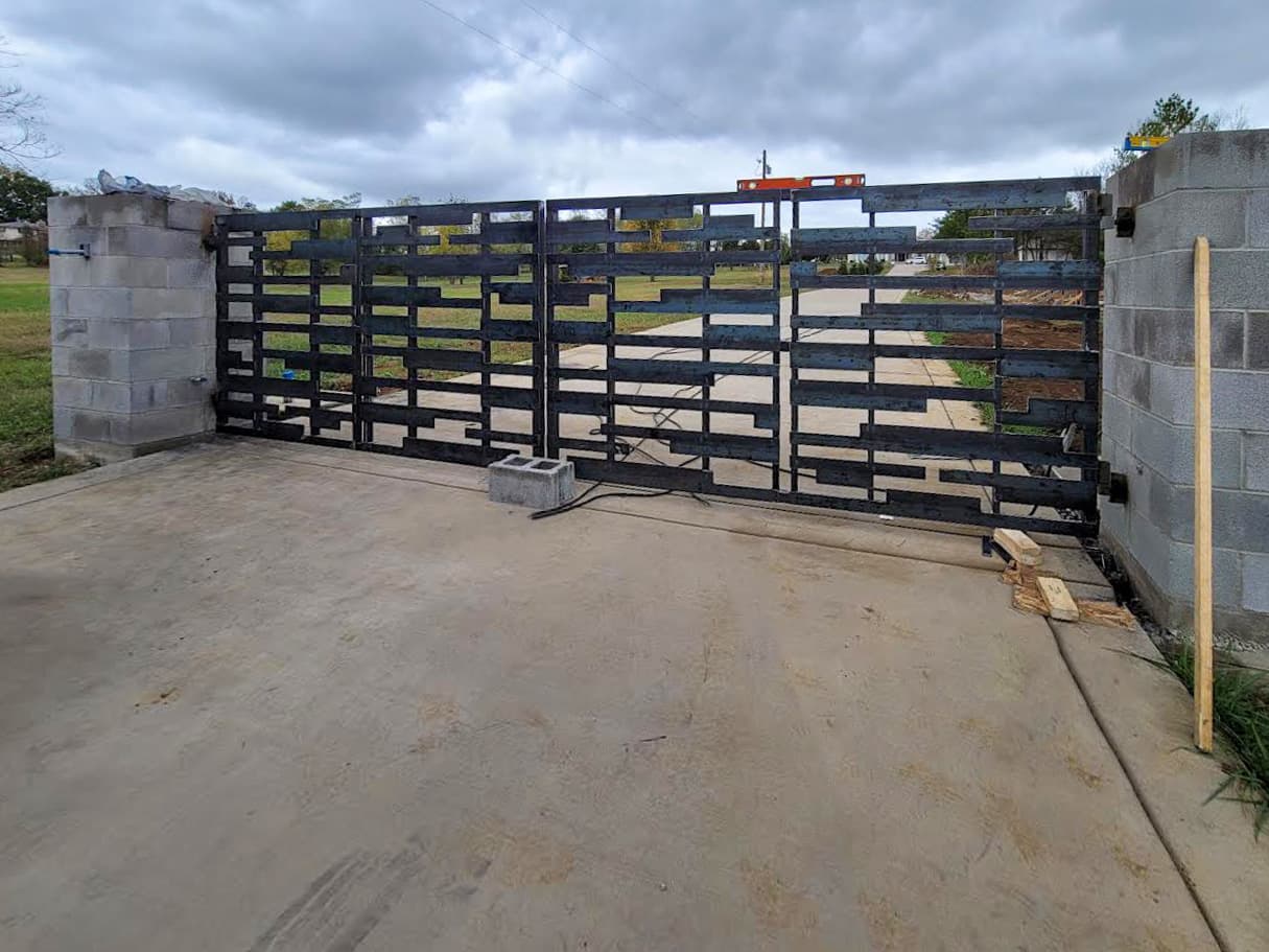 Privacy vs. Visibility: Choosing the Right Gate Panel Style