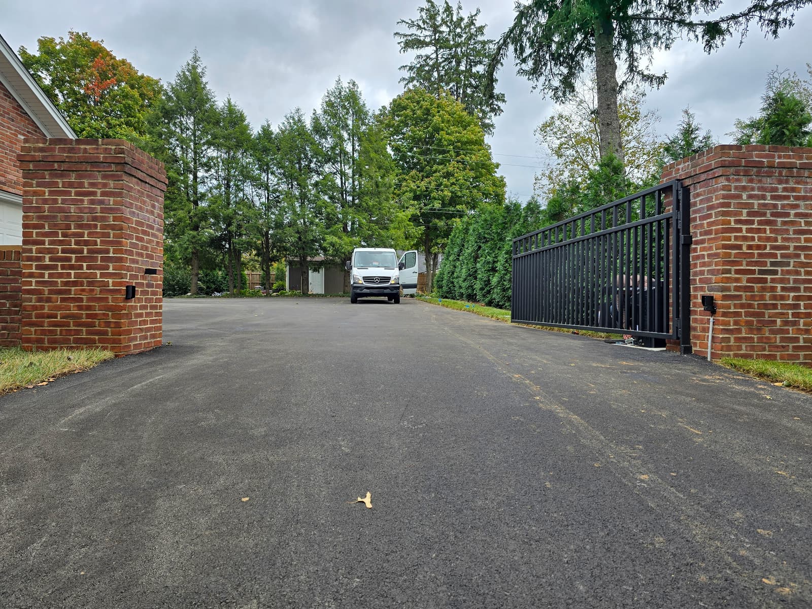 LiftMaster Swing vs. Slide Gate Operators: How to Choose the Right Series