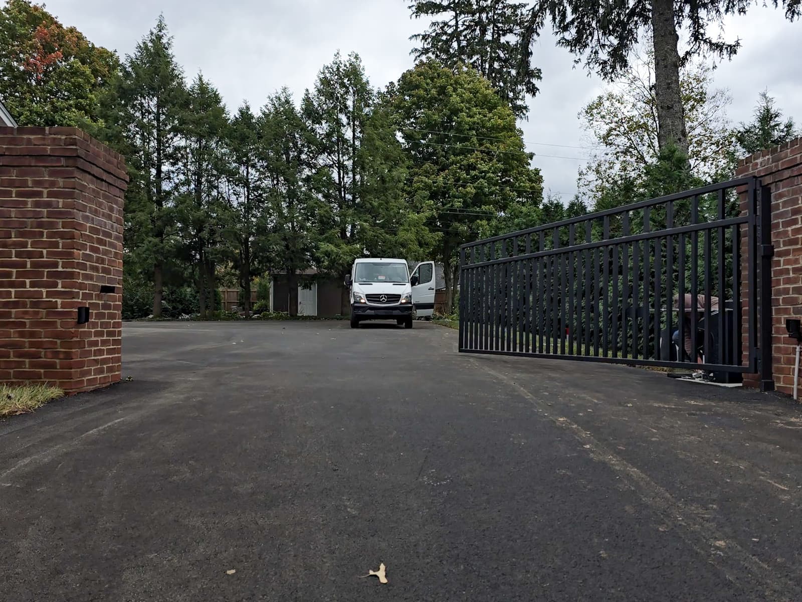 LiftMaster Swing vs. Slide Gate Operators: How to Choose the Right Series