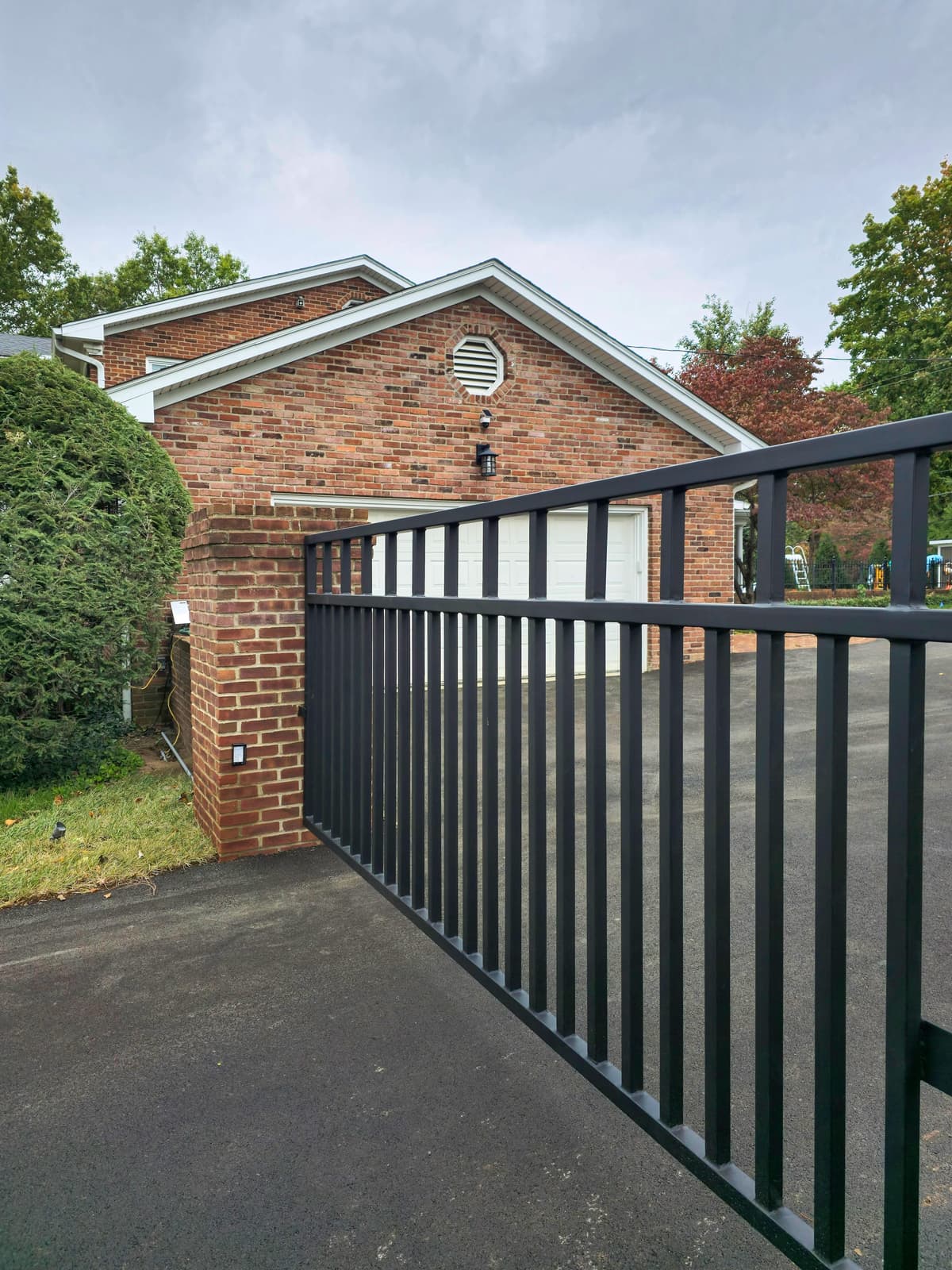 LiftMaster Swing vs. Slide Gate Operators: How to Choose the Right Series