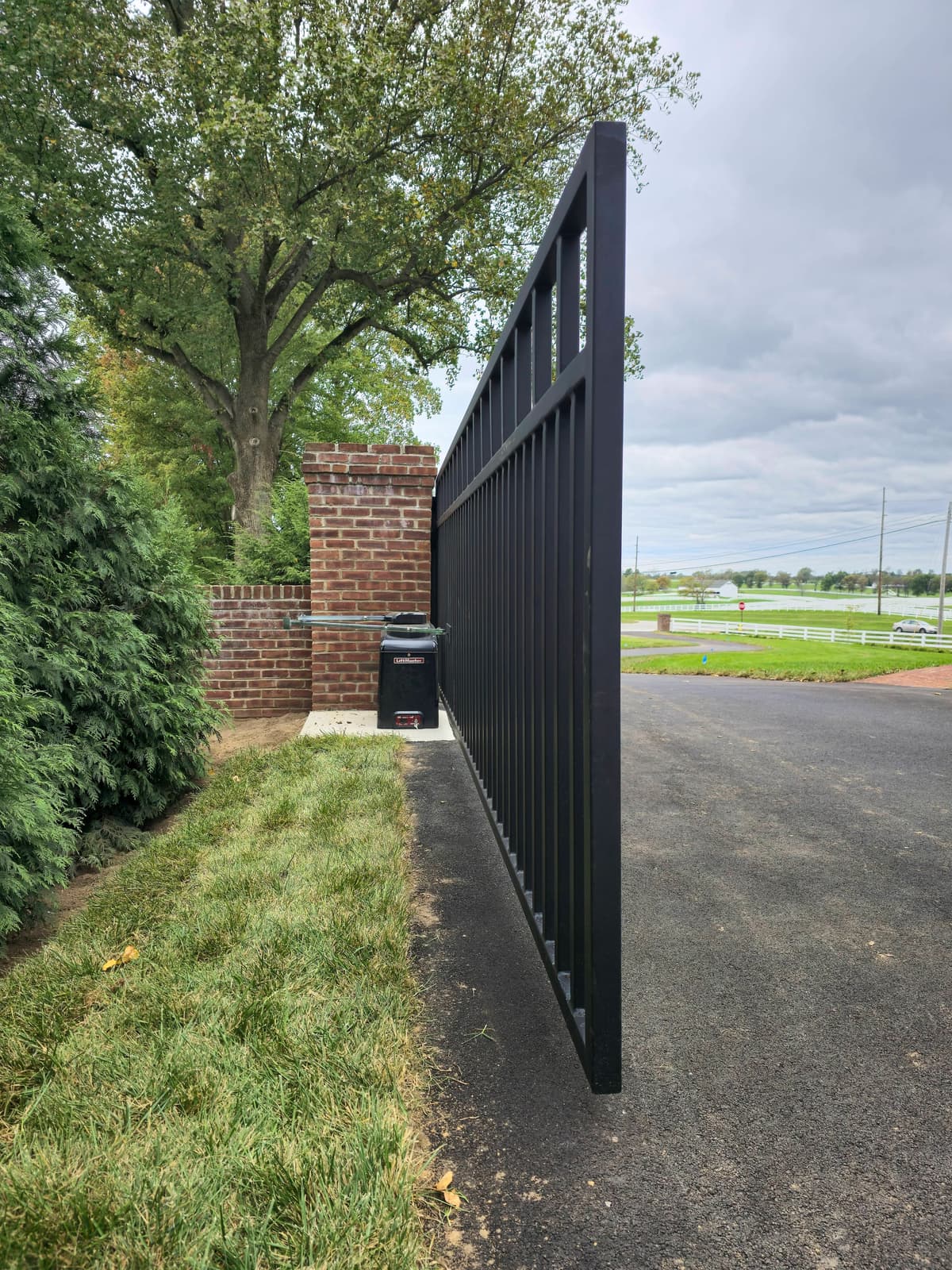 LiftMaster Swing vs. Slide Gate Operators: How to Choose the Right Series