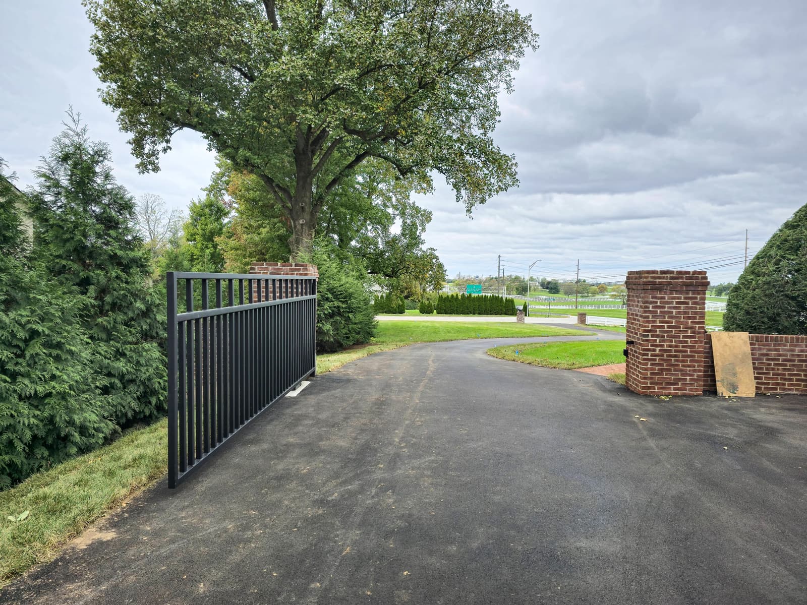LiftMaster Swing vs. Slide Gate Operators: How to Choose the Right Series