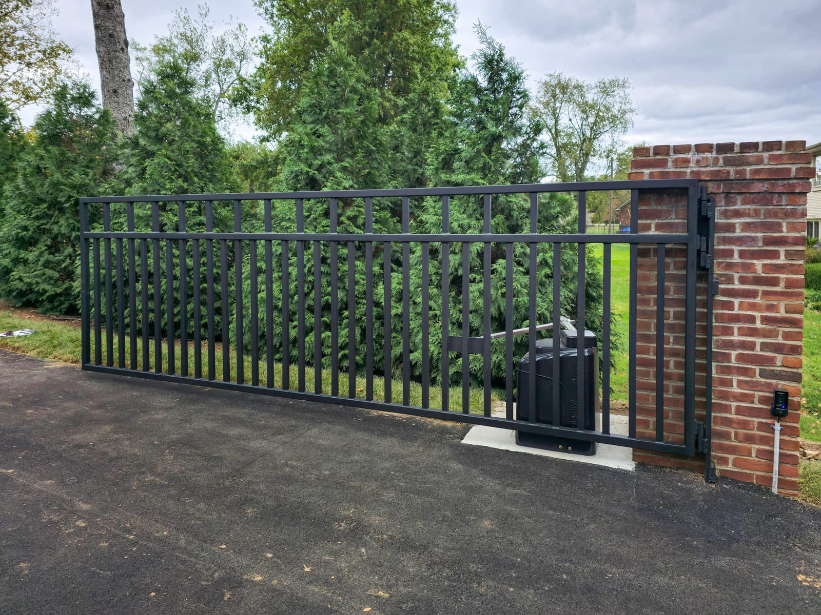 LiftMaster Swing vs. Slide Gate Operators: How to Choose the Right Series