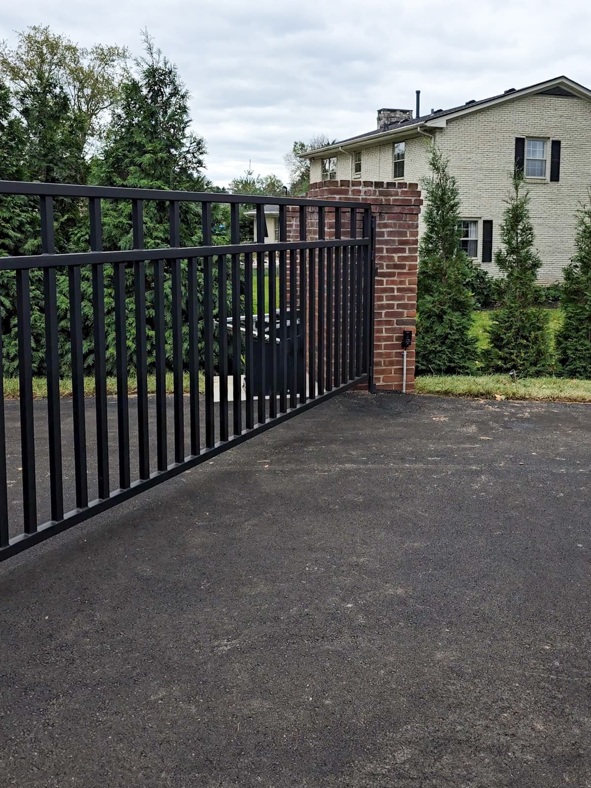 LiftMaster Swing vs. Slide Gate Operators: How to Choose the Right Series