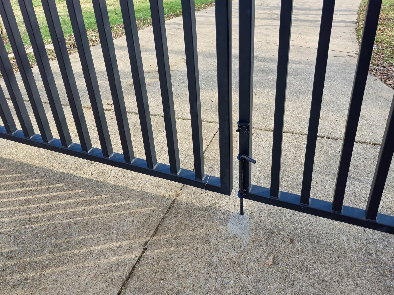 Battery Backup vs. Hardwired Gate Motors: Pros and Cons for Kentucky Properties