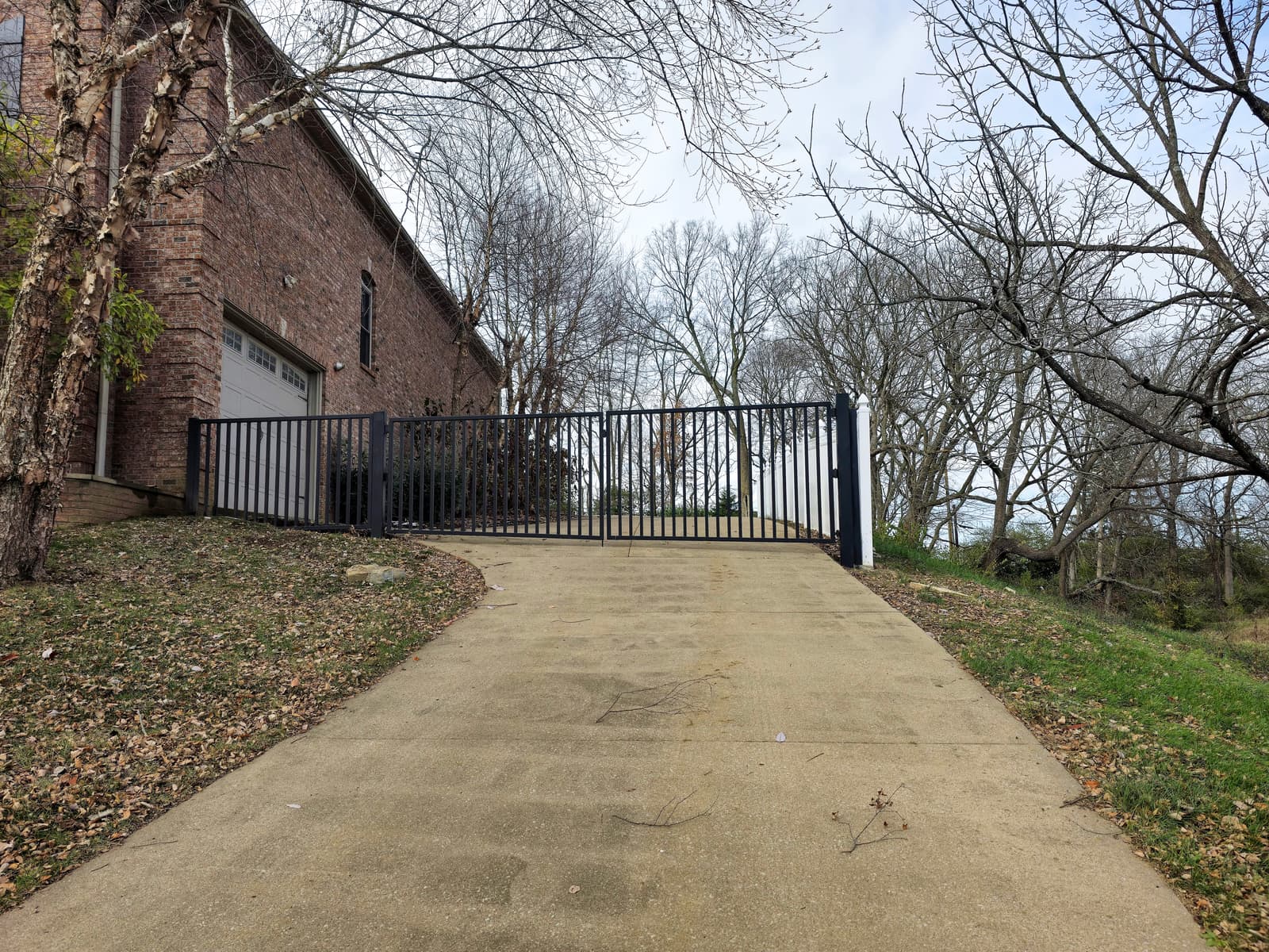 How Wide Should a Driveway Gate Be? A Homeowner’s Guide