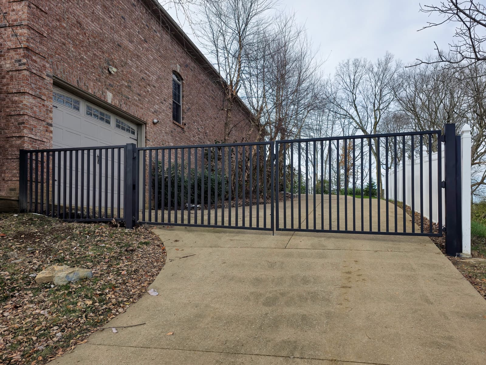 LiftMaster Swing vs. Slide Gate Operators: How to Choose the Right Series