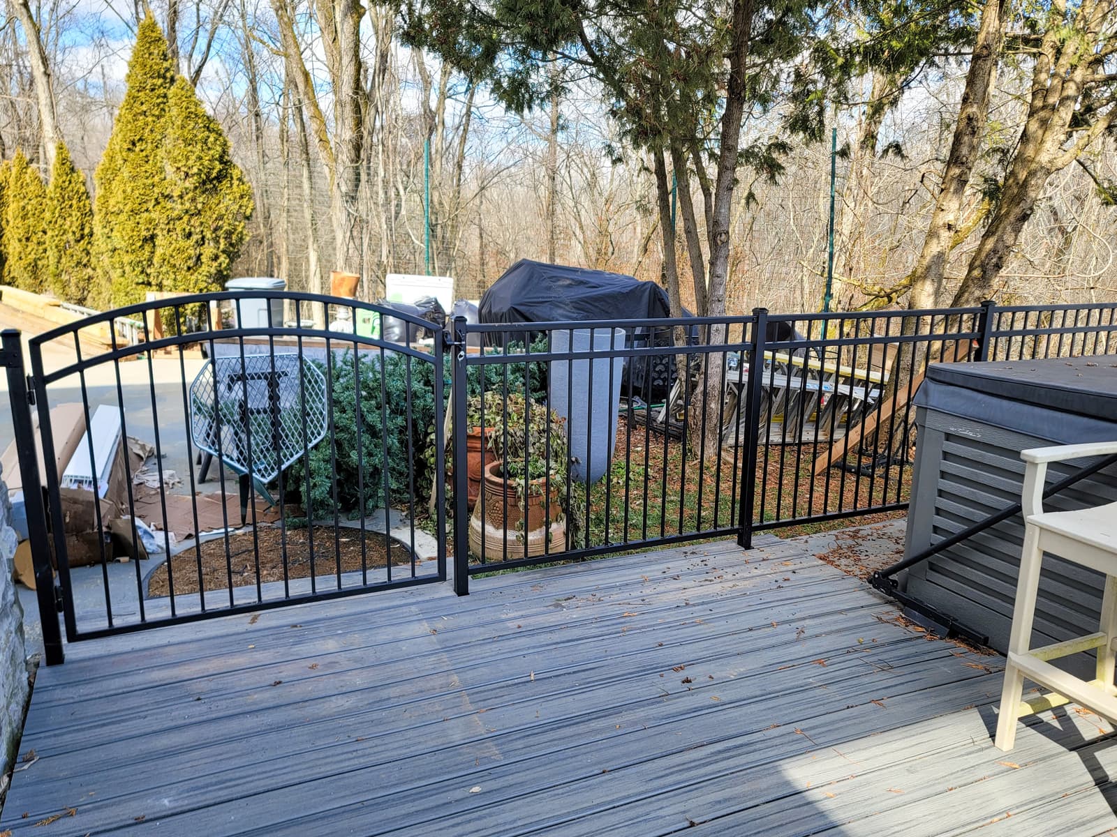 A Quick Guide to Installing a New Metal Fence