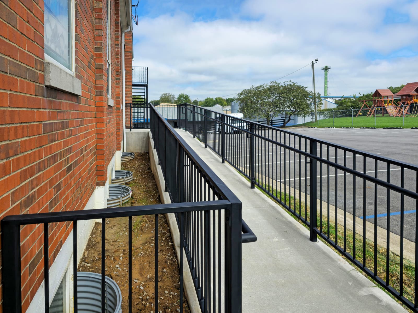How Sun Exposure Affects Railing Finish Performance Over Time