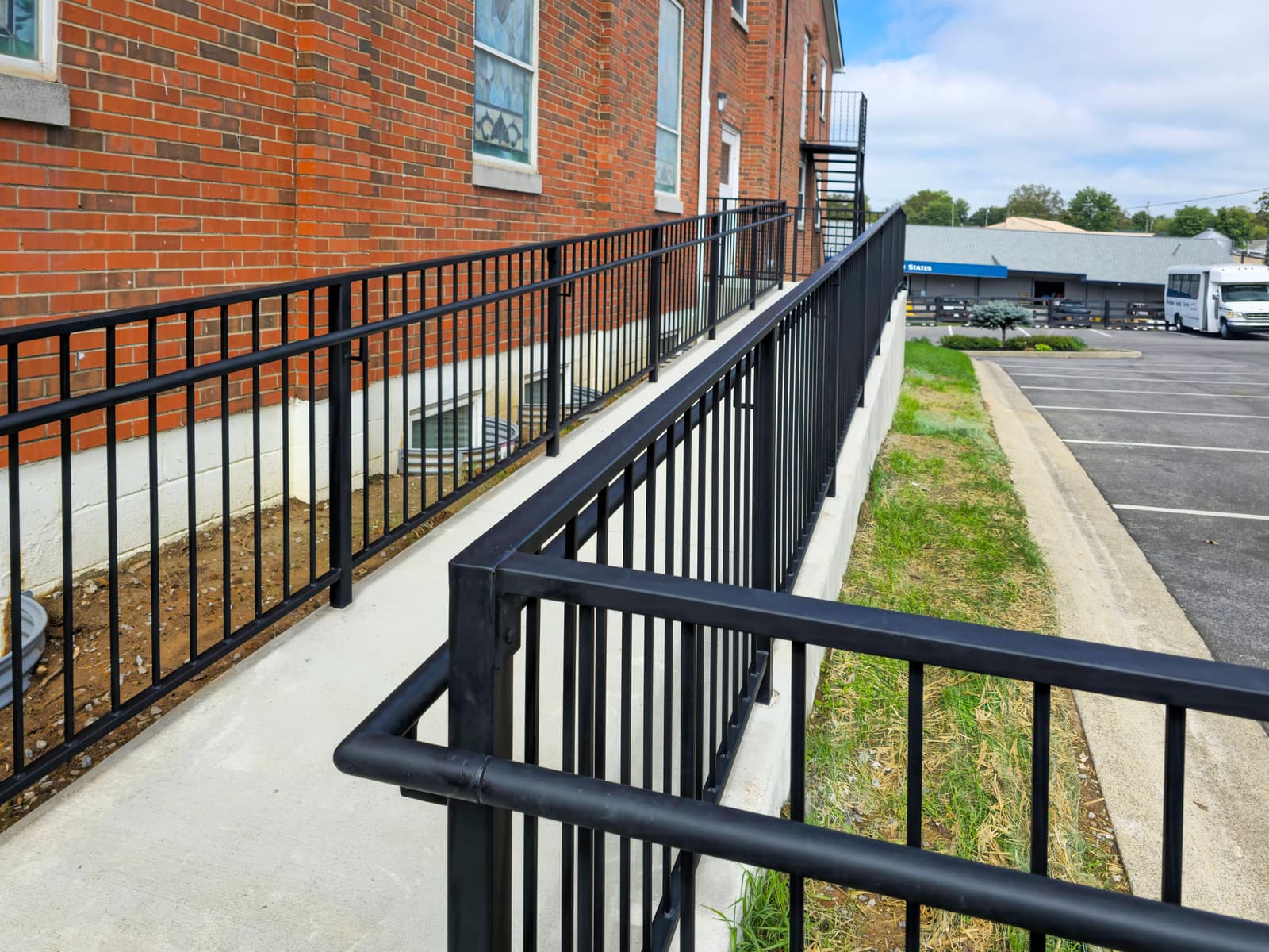 Metal Railings for Split-Level Homes: Layout Challenges and Design Tips