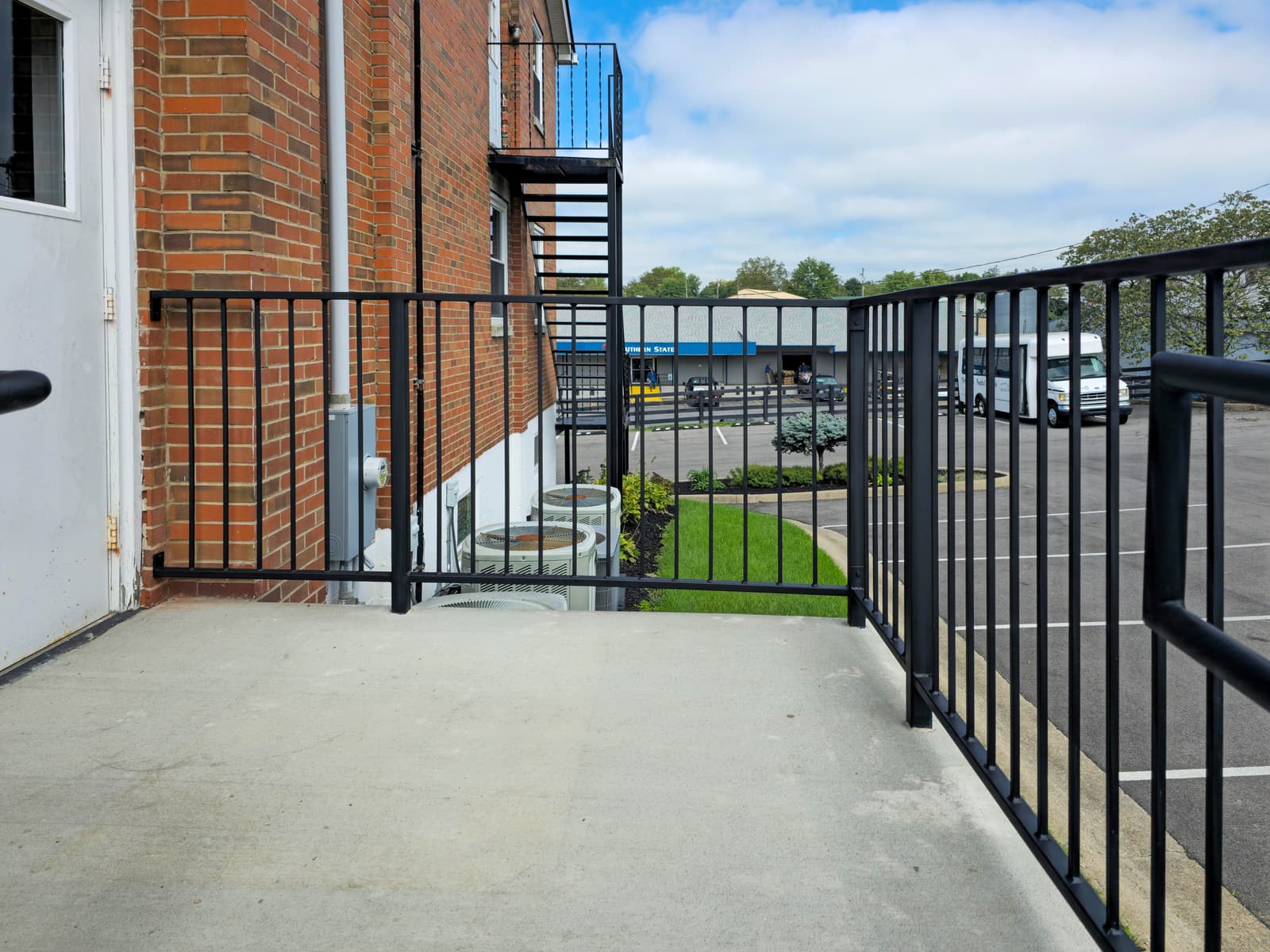 How Sun Exposure Affects Railing Finish Performance Over Time