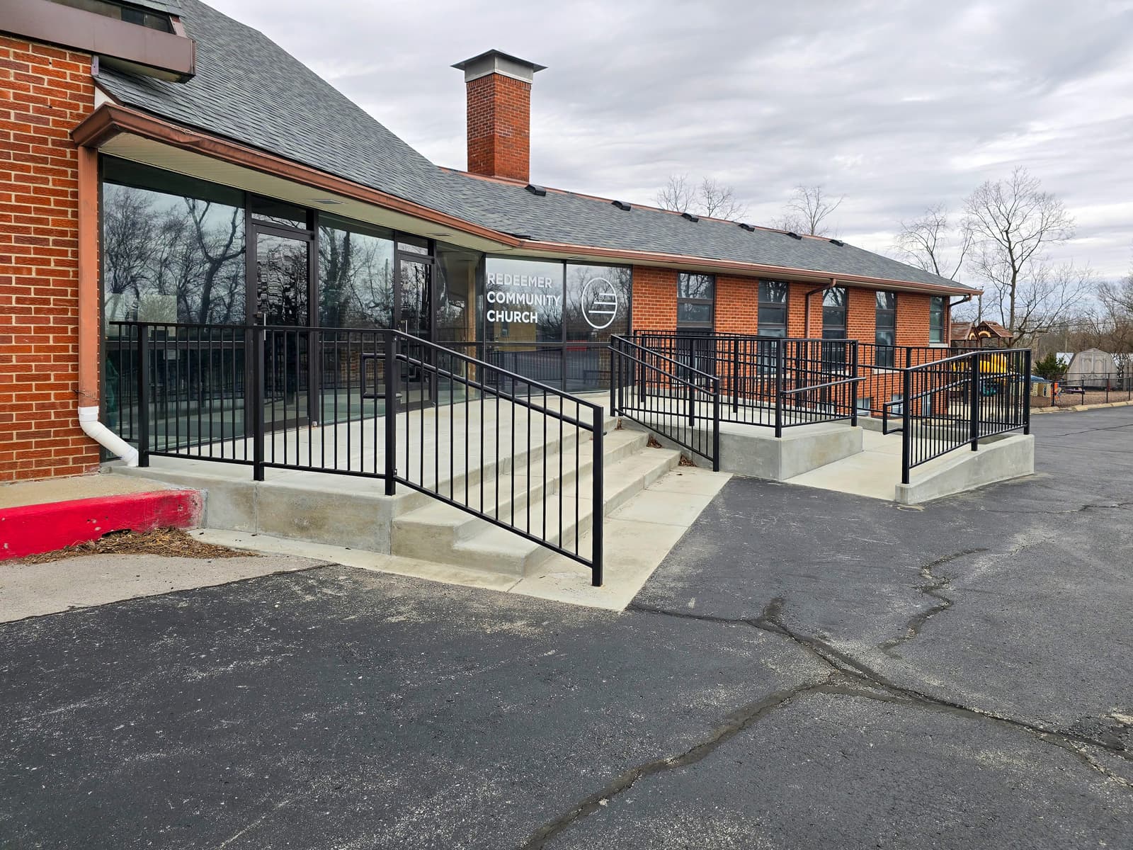 Metal Railings for Split-Level Homes: Layout Challenges and Design Tips