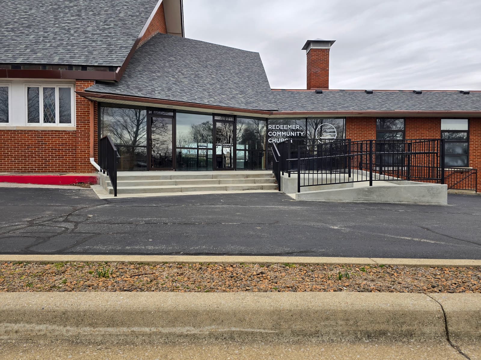Choosing the Right Metal Stair Design for Reliable Balcony Access