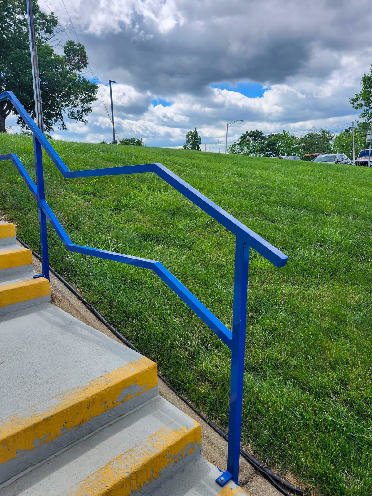 How Sun Exposure Affects Railing Finish Performance Over Time
