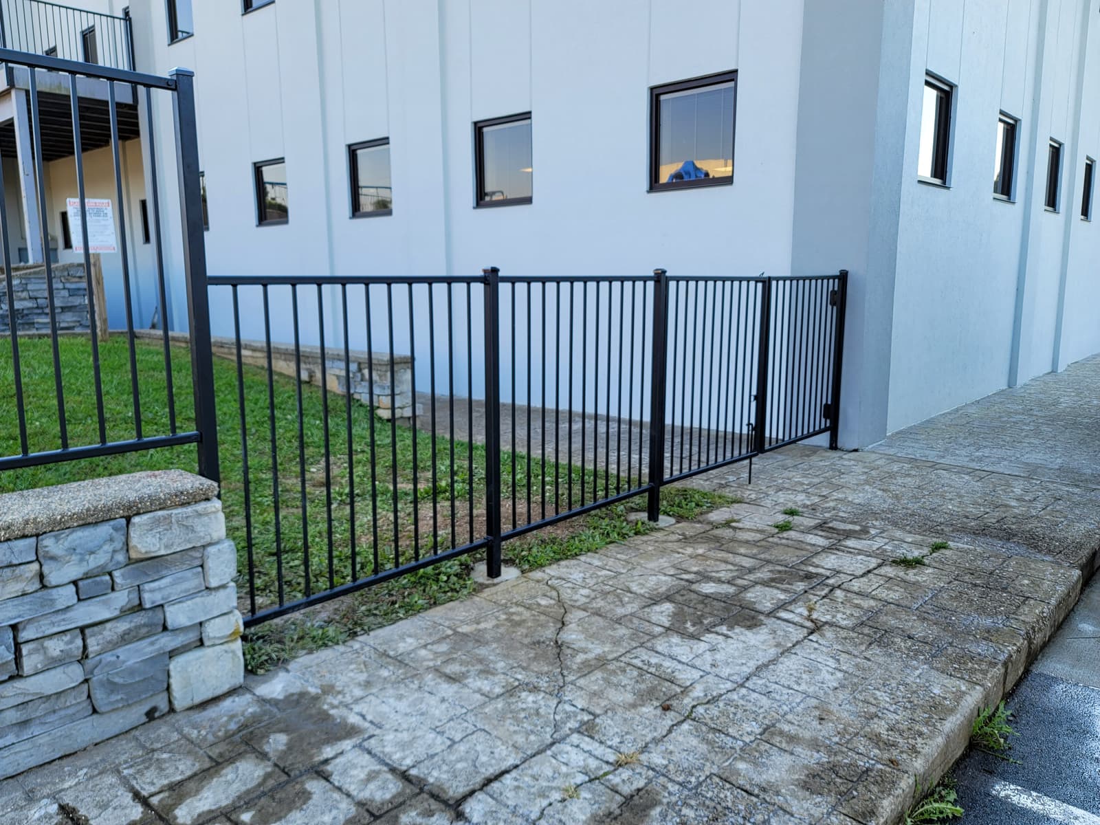 How Sun Exposure Affects Railing Finish Performance Over Time