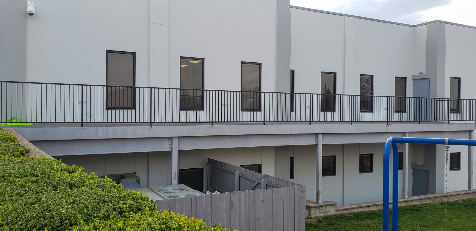How Sun Exposure Affects Railing Finish Performance Over Time