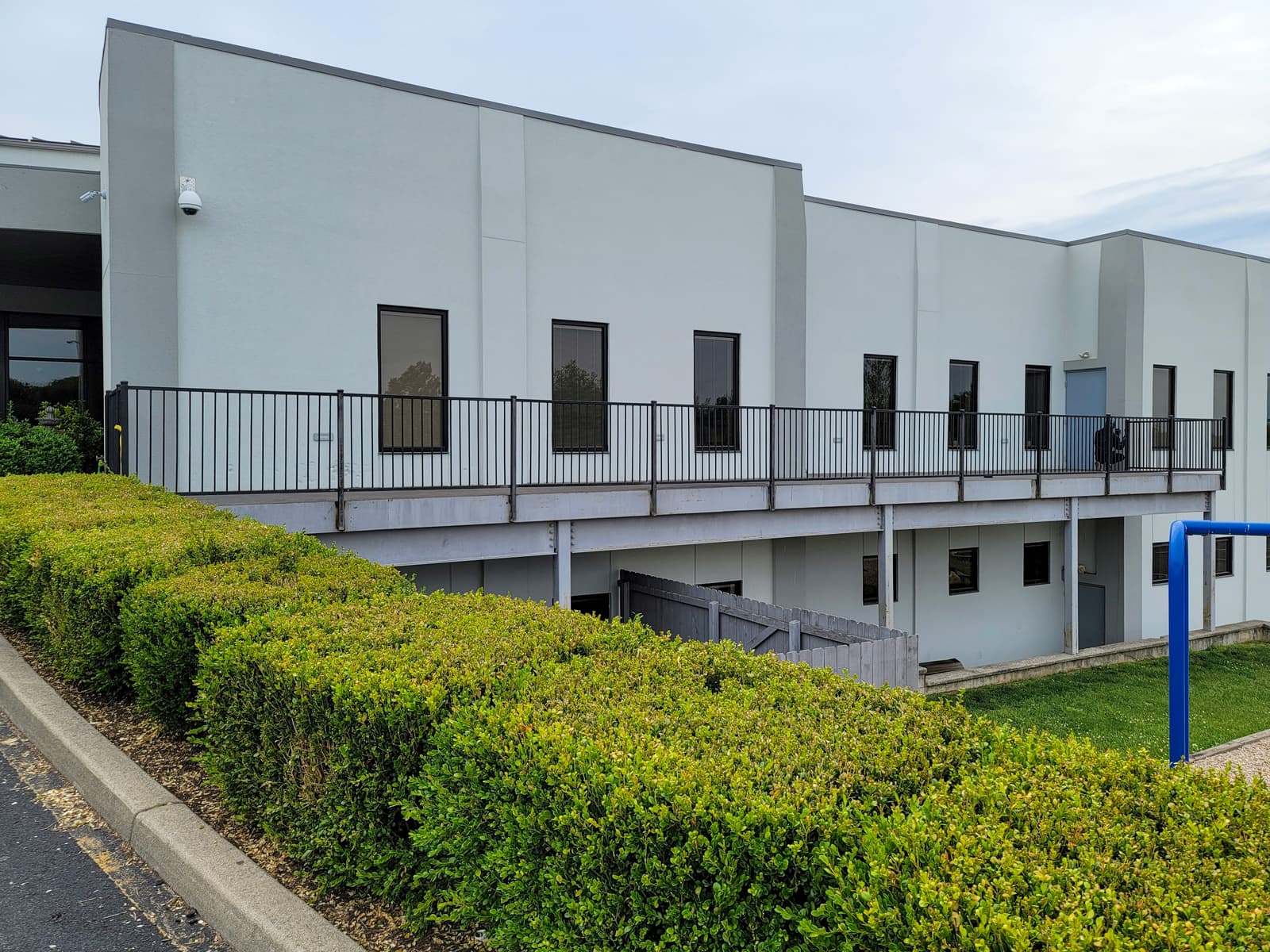Choosing the Right Metal Stair Design for Reliable Balcony Access