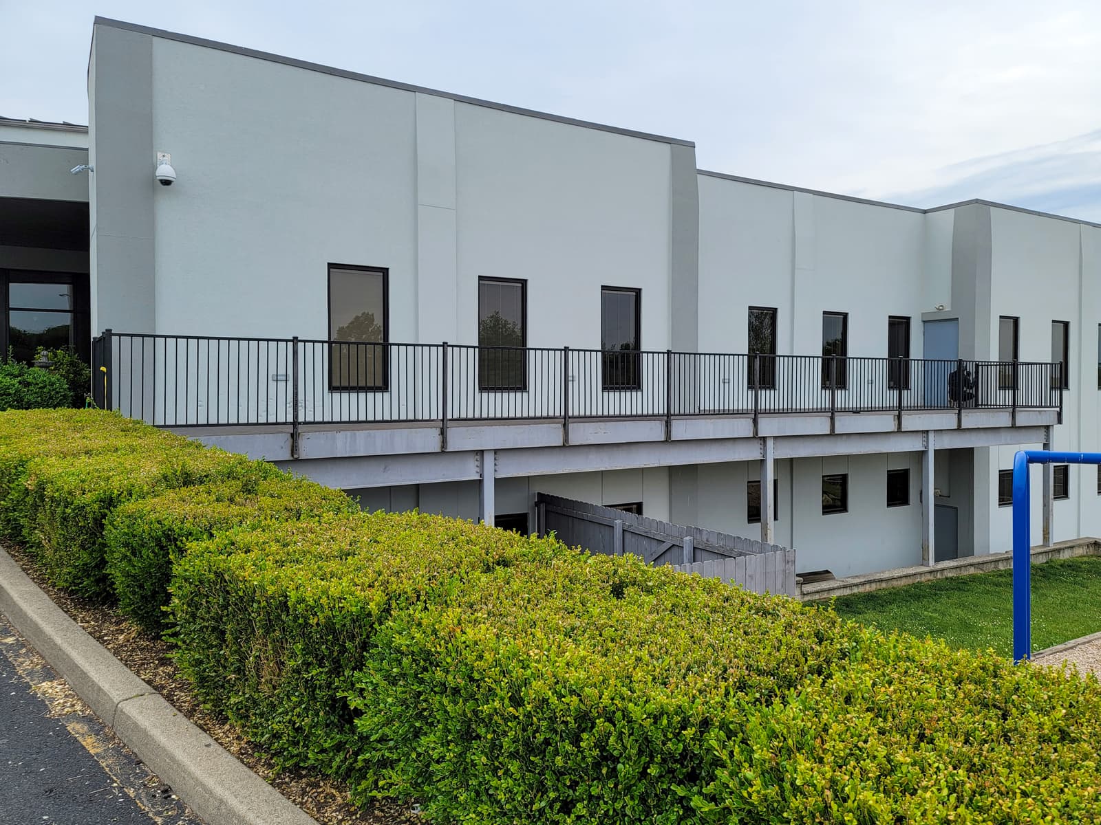Choosing the Right Metal Stair Design for Reliable Balcony Access