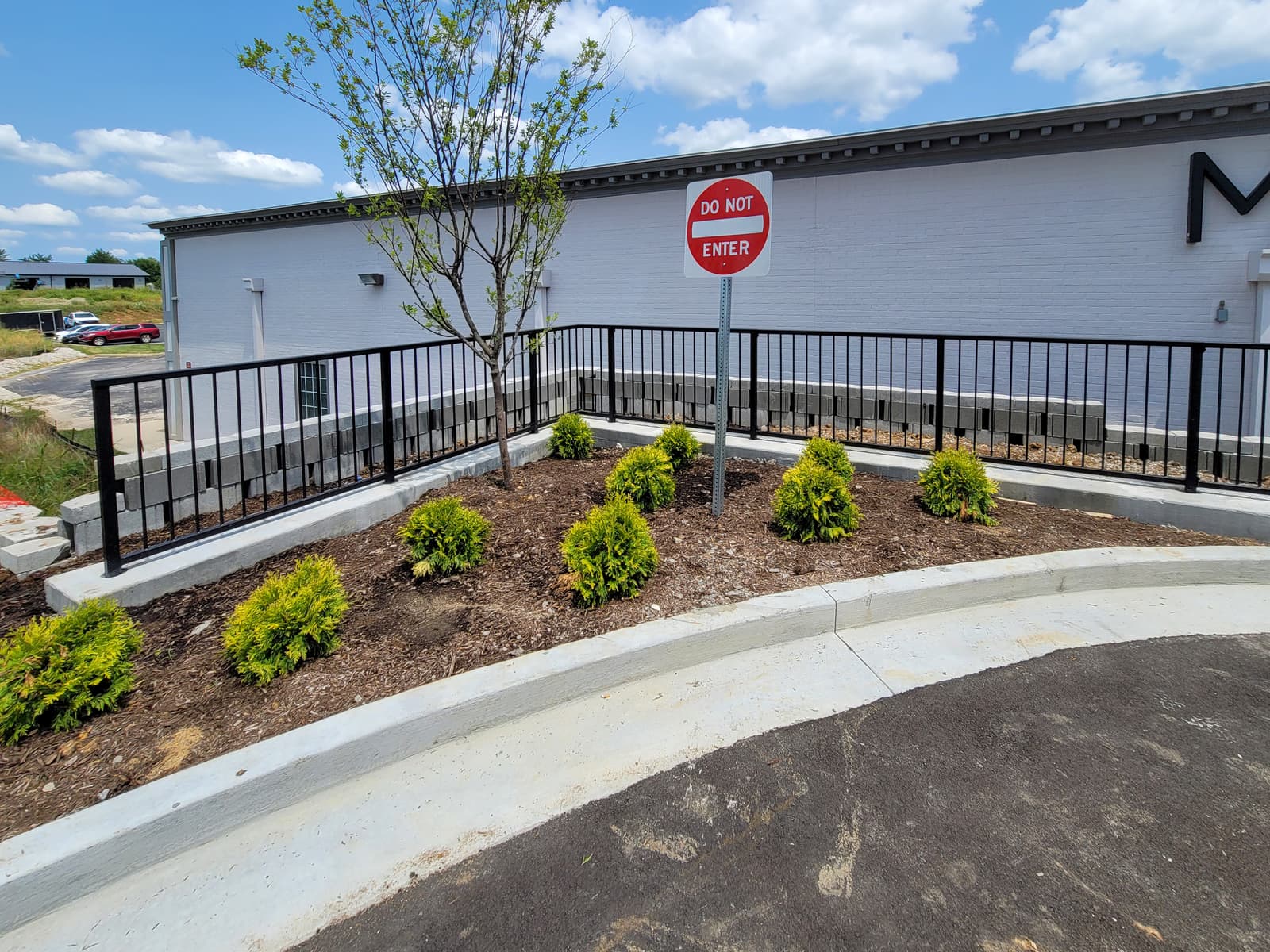 Metal Railings for Split-Level Homes: Layout Challenges and Design Tips