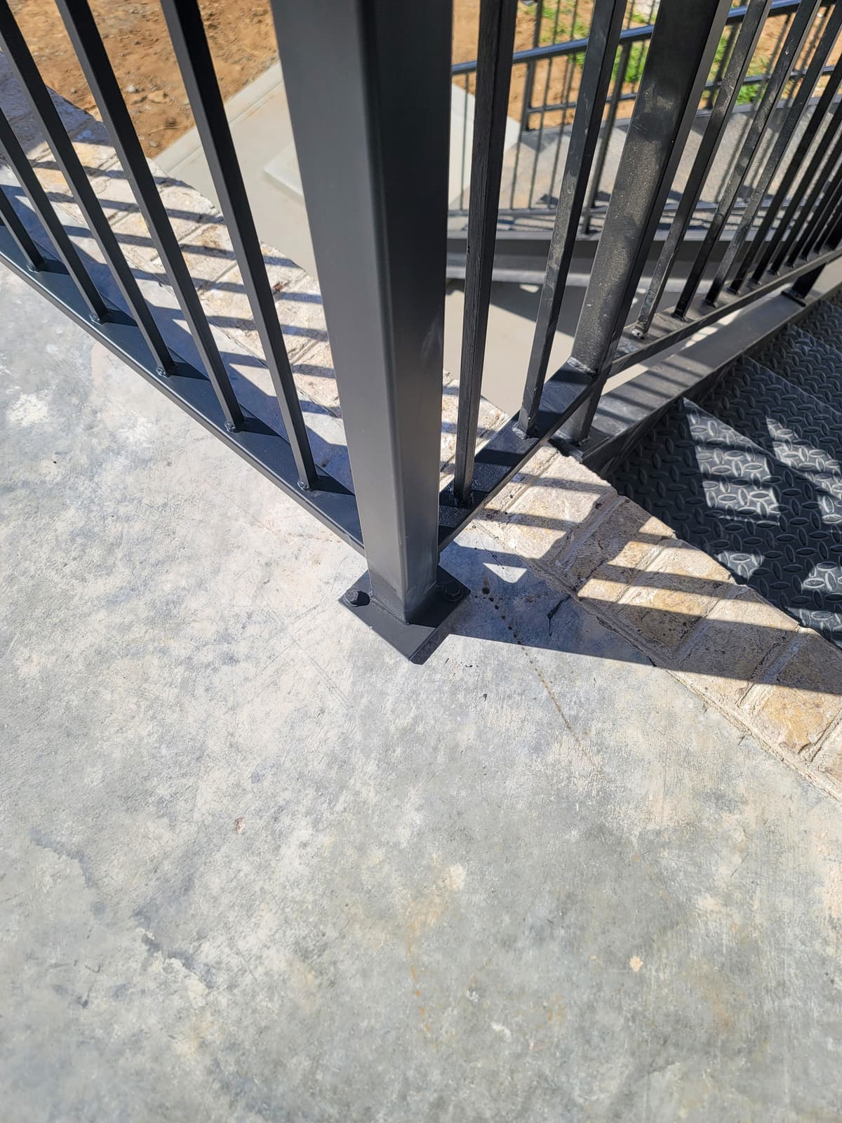 Metal Railings for Split-Level Homes: Layout Challenges and Design Tips